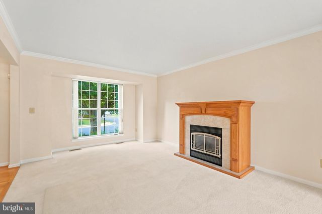219 FOXBOROUGH DR SW, Leesburg, VA 20175