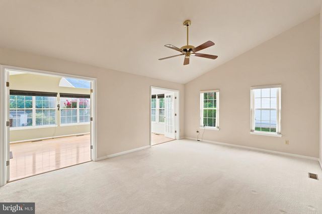 219 FOXBOROUGH DR SW, Leesburg, VA 20175