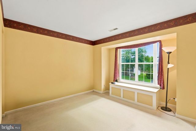 219 FOXBOROUGH DR SW, Leesburg, VA 20175