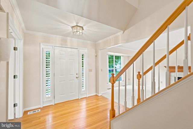 219 FOXBOROUGH DR SW, Leesburg, VA 20175