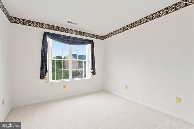 219 FOXBOROUGH DR SW, Leesburg, VA 20175