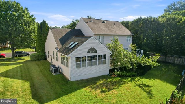219 FOXBOROUGH DR SW, Leesburg, VA 20175