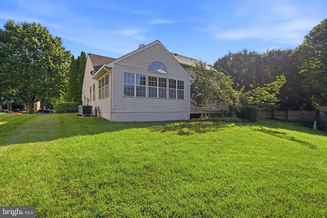 219 FOXBOROUGH DR SW, Leesburg, VA 20175