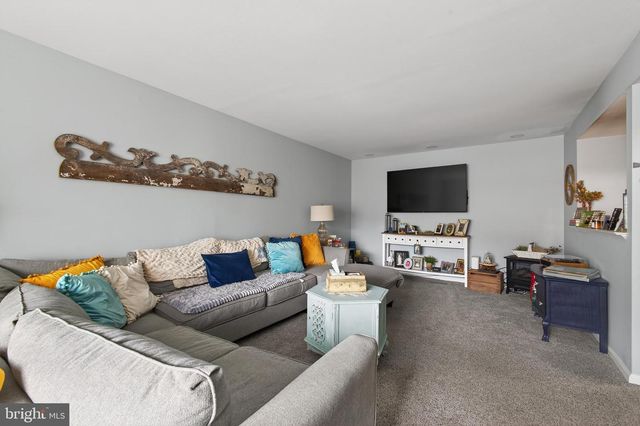 202 E CHELSEA CIR, Newtown Square, PA 19073