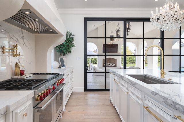 12460 Farmstead Drive, Frisco, TX 75033