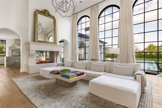 12460 Farmstead Drive, Frisco, TX 75033