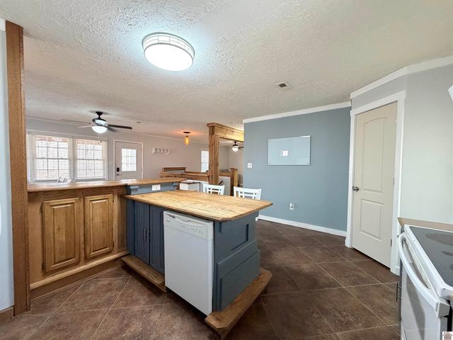 141 Beechwood Dr, Cadiz, KY 42211