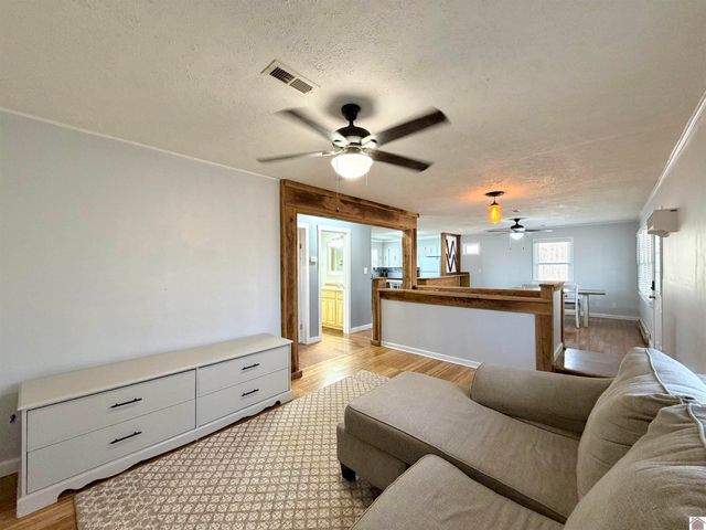 141 Beechwood Dr, Cadiz, KY 42211