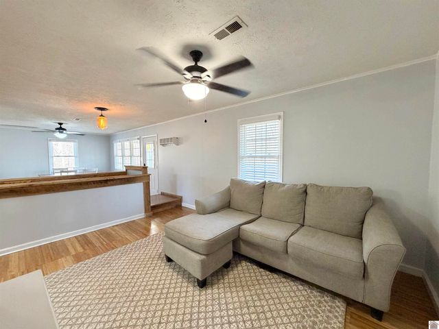 141 Beechwood Dr, Cadiz, KY 42211