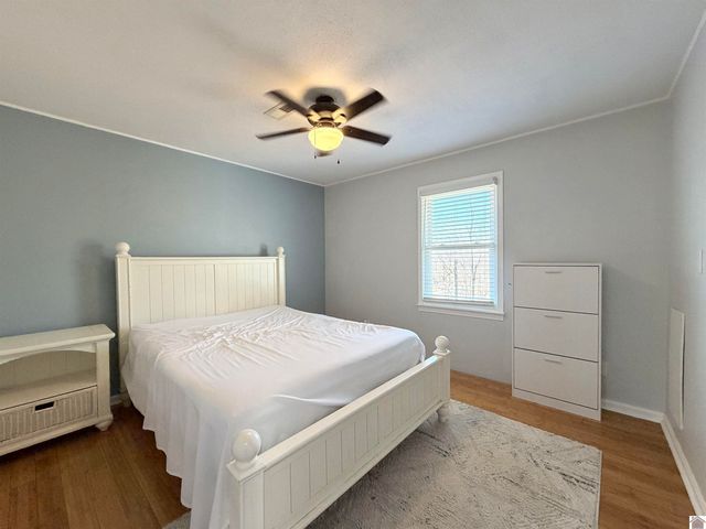 141 Beechwood Dr, Cadiz, KY 42211