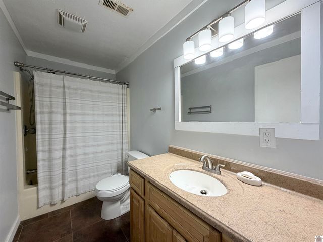 141 Beechwood Dr, Cadiz, KY 42211