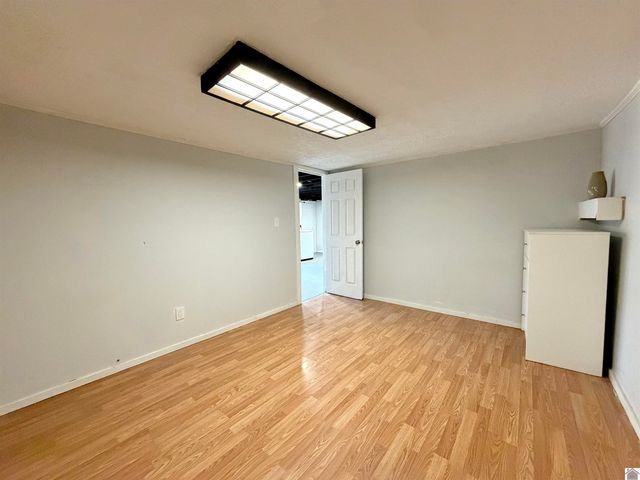 141 Beechwood Dr, Cadiz, KY 42211