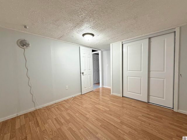 141 Beechwood Dr, Cadiz, KY 42211