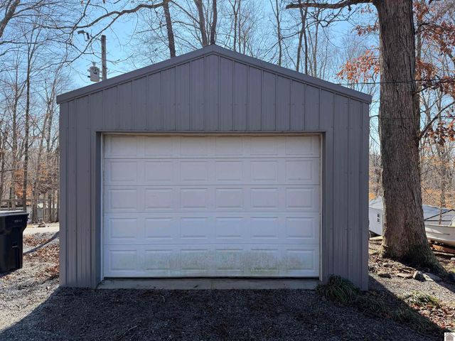 141 Beechwood Dr, Cadiz, KY 42211