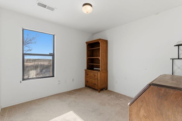 38 Sheba Place, Los Lunas, NM 87031