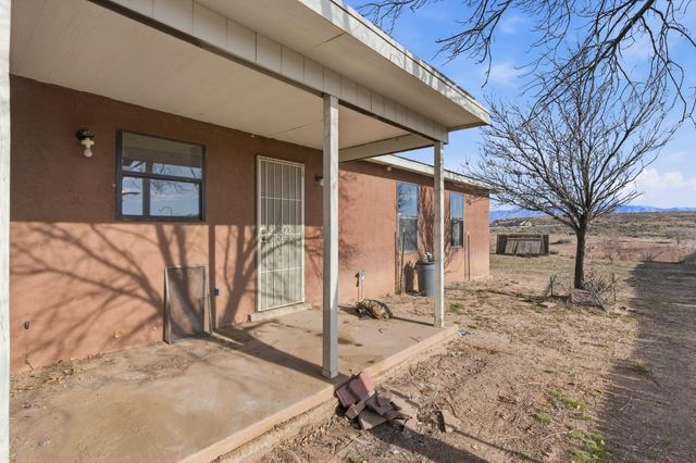 38 Sheba Place, Los Lunas, NM 87031