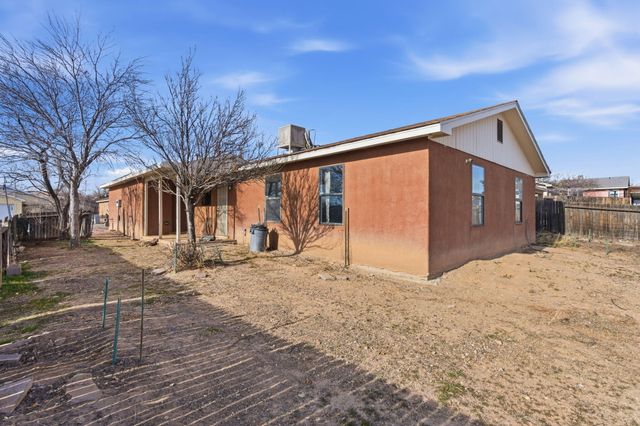 38 Sheba Place, Los Lunas, NM 87031