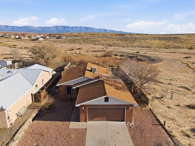 38 Sheba Place, Los Lunas, NM 87031