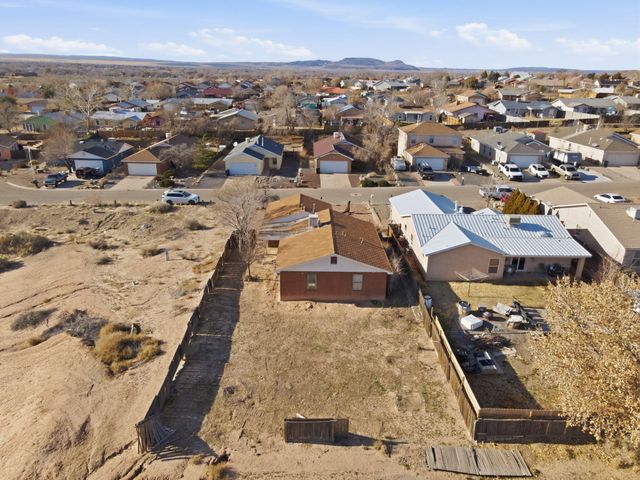 38 Sheba Place, Los Lunas, NM 87031