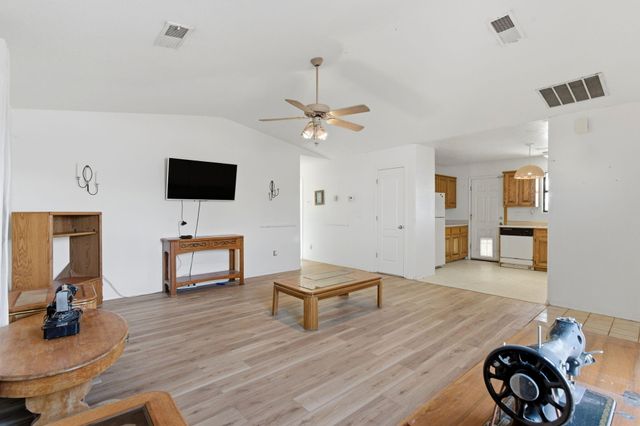 38 Sheba Place, Los Lunas, NM 87031