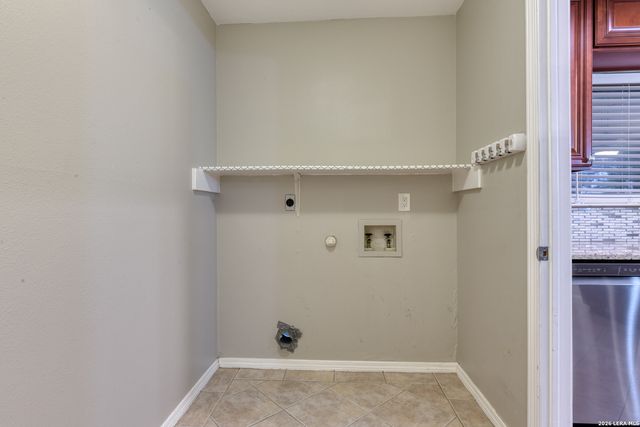 8335 BENT MEADOW DR, Converse, TX 78109