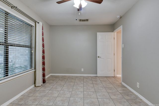 8335 BENT MEADOW DR, Converse, TX 78109