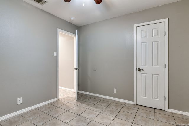 8335 BENT MEADOW DR, Converse, TX 78109