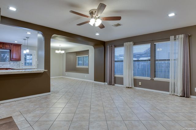 8335 BENT MEADOW DR, Converse, TX 78109