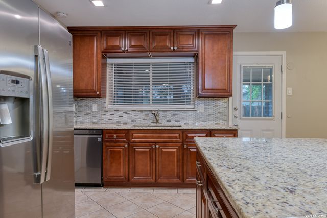 8335 BENT MEADOW DR, Converse, TX 78109