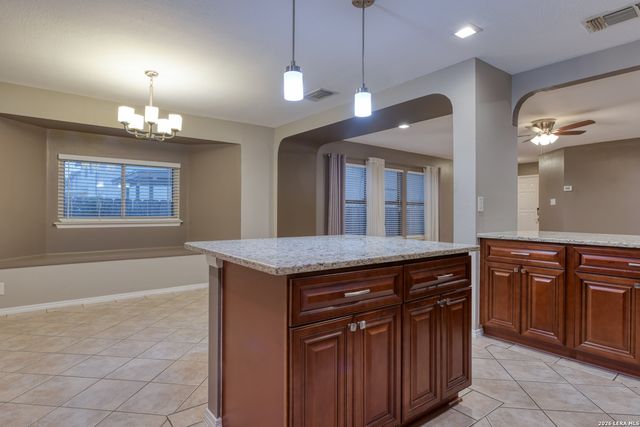 8335 BENT MEADOW DR, Converse, TX 78109