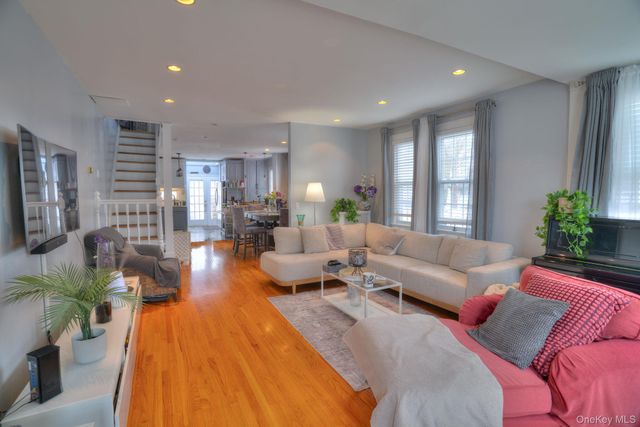 8021 62nd Street, Glendale, NY 11385