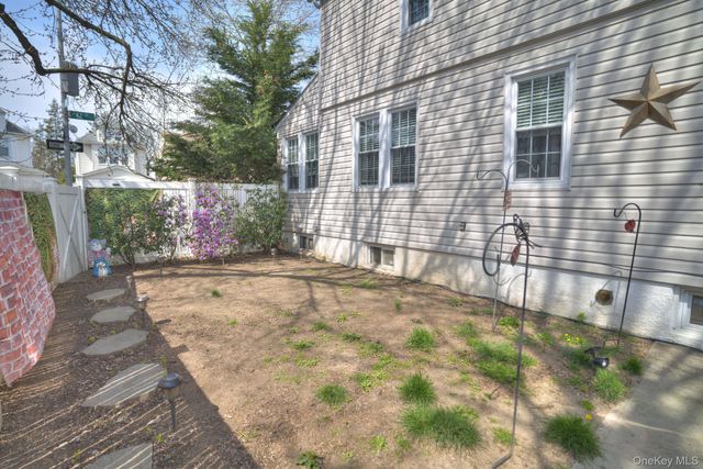8021 62nd Street, Glendale, NY 11385