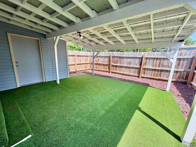 206 SW 24th ST, Topeka, KS 66611