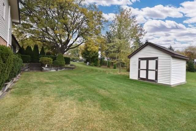 6003 W Beacon Hill PLACE, Franklin, WI 53132