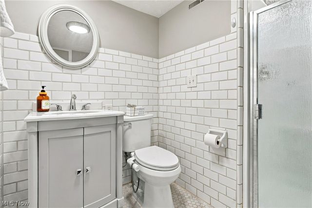 8145 Chagrin Road, Chagrin Falls, OH 44023