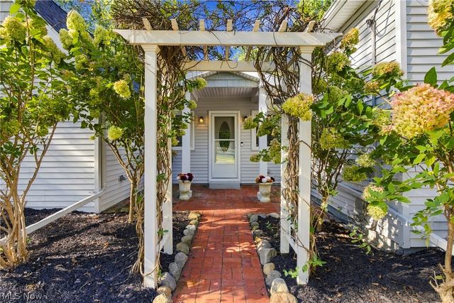 8145 Chagrin Road, Chagrin Falls, OH 44023