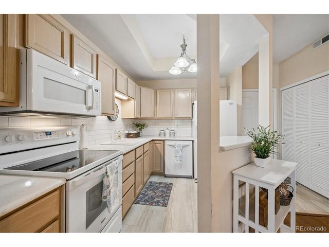 2800 W Centennial Dr B, Littleton, CO 80123