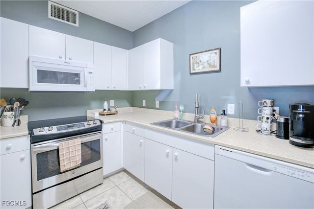 1040 Hancock Creek South BLVD 101, Cape Coral, FL 33909