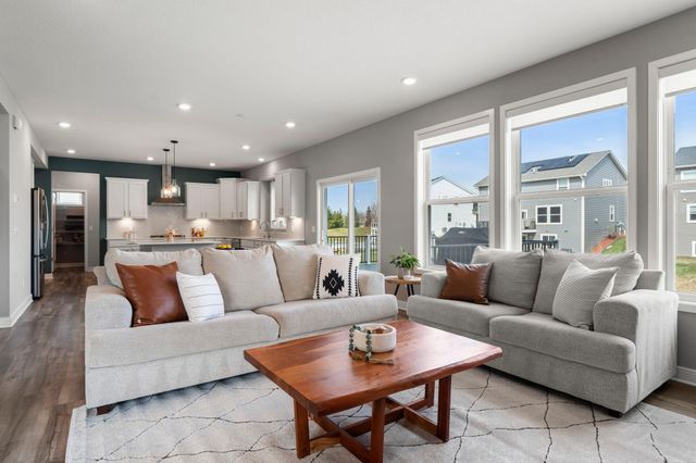 19085 Indora Trail, Lakeville, MN 55044