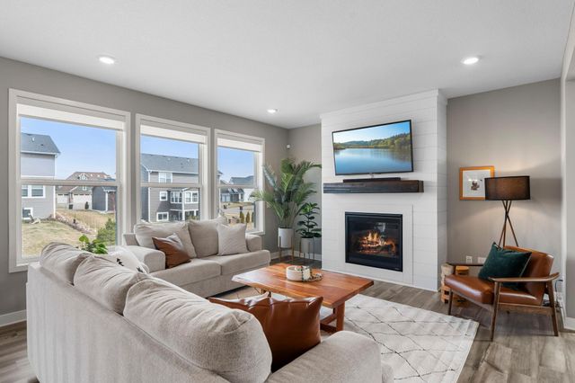 19085 Indora Trail, Lakeville, MN 55044