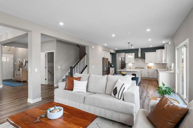 19085 Indora Trail, Lakeville, MN 55044