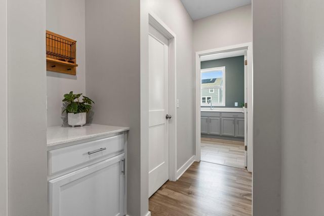 19085 Indora Trail, Lakeville, MN 55044