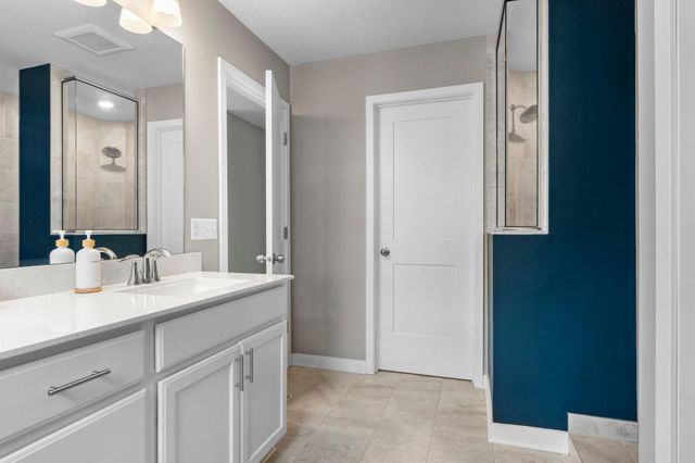 19085 Indora Trail, Lakeville, MN 55044