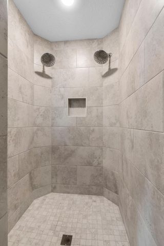 19085 Indora Trail, Lakeville, MN 55044