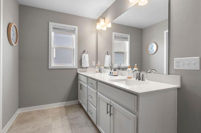 19085 Indora Trail, Lakeville, MN 55044