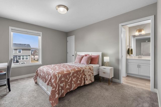 19085 Indora Trail, Lakeville, MN 55044