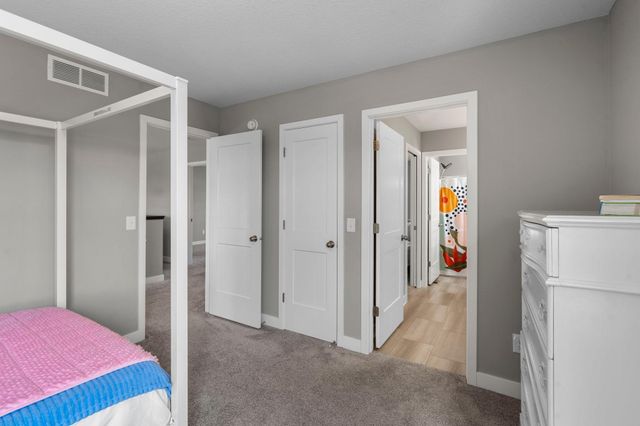 19085 Indora Trail, Lakeville, MN 55044