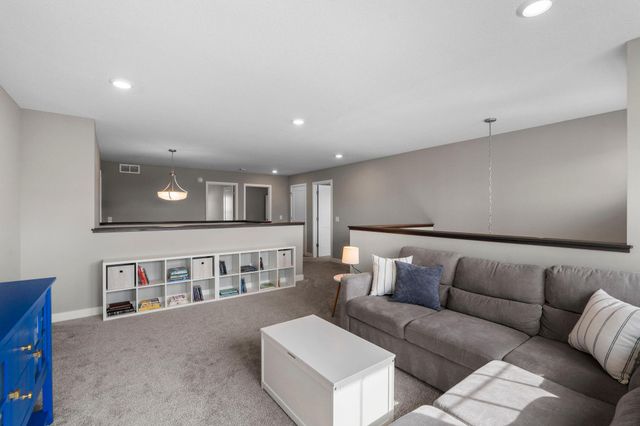 19085 Indora Trail, Lakeville, MN 55044