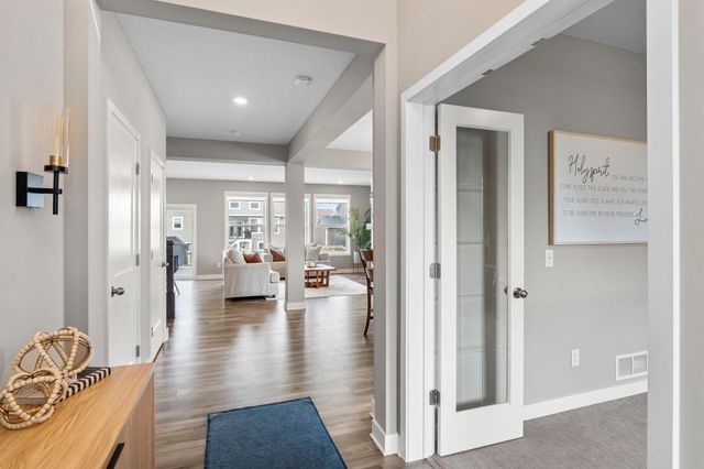 19085 Indora Trail, Lakeville, MN 55044