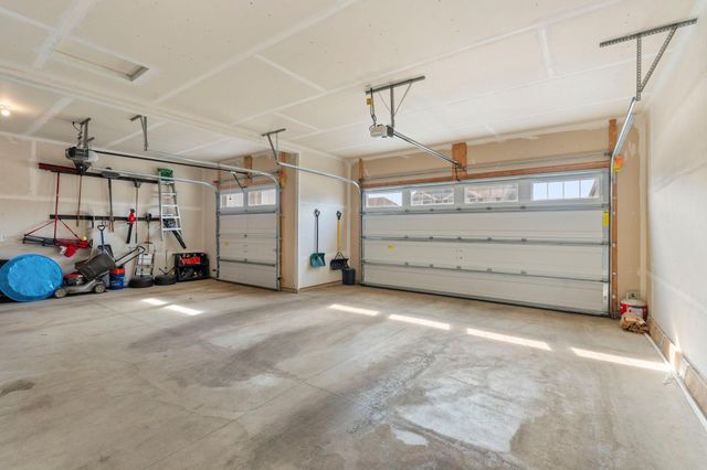 19085 Indora Trail, Lakeville, MN 55044